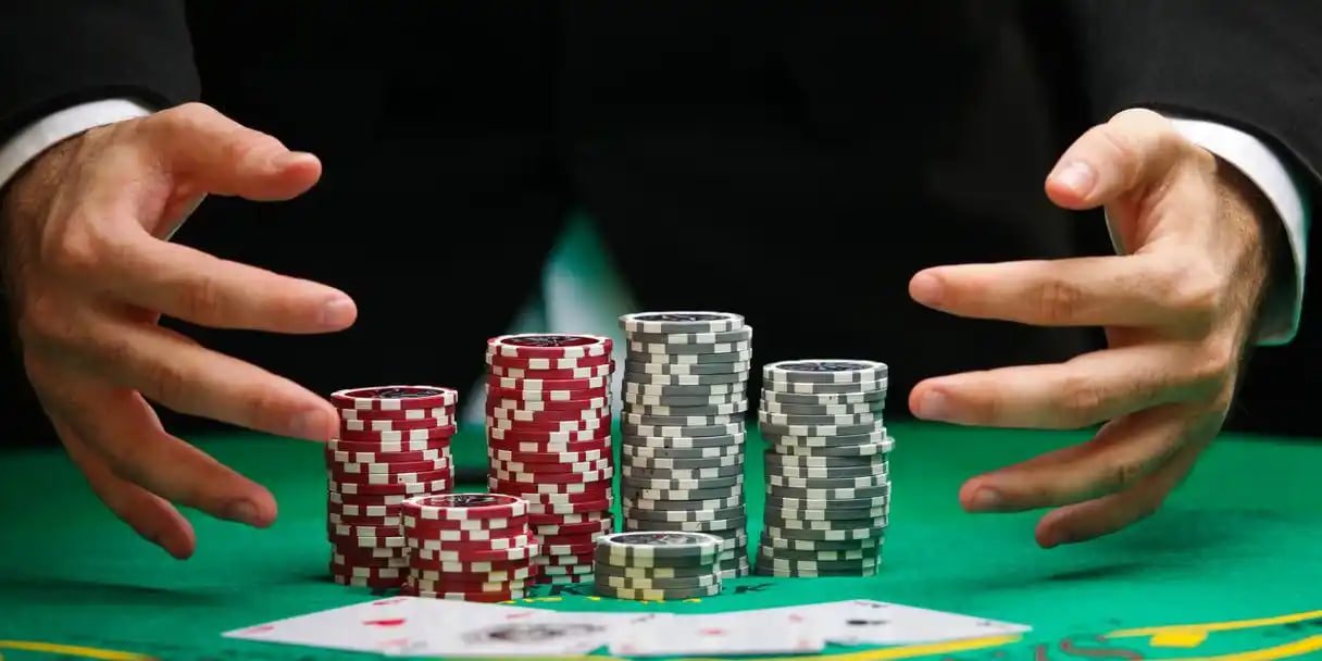 Người chơi Việt Nam trải nghiệm game nổ hũ slot trên điện thoại di động